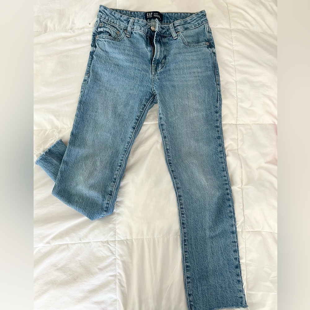 GAP Denim Universal Slim Boyfriend Capri Jeans